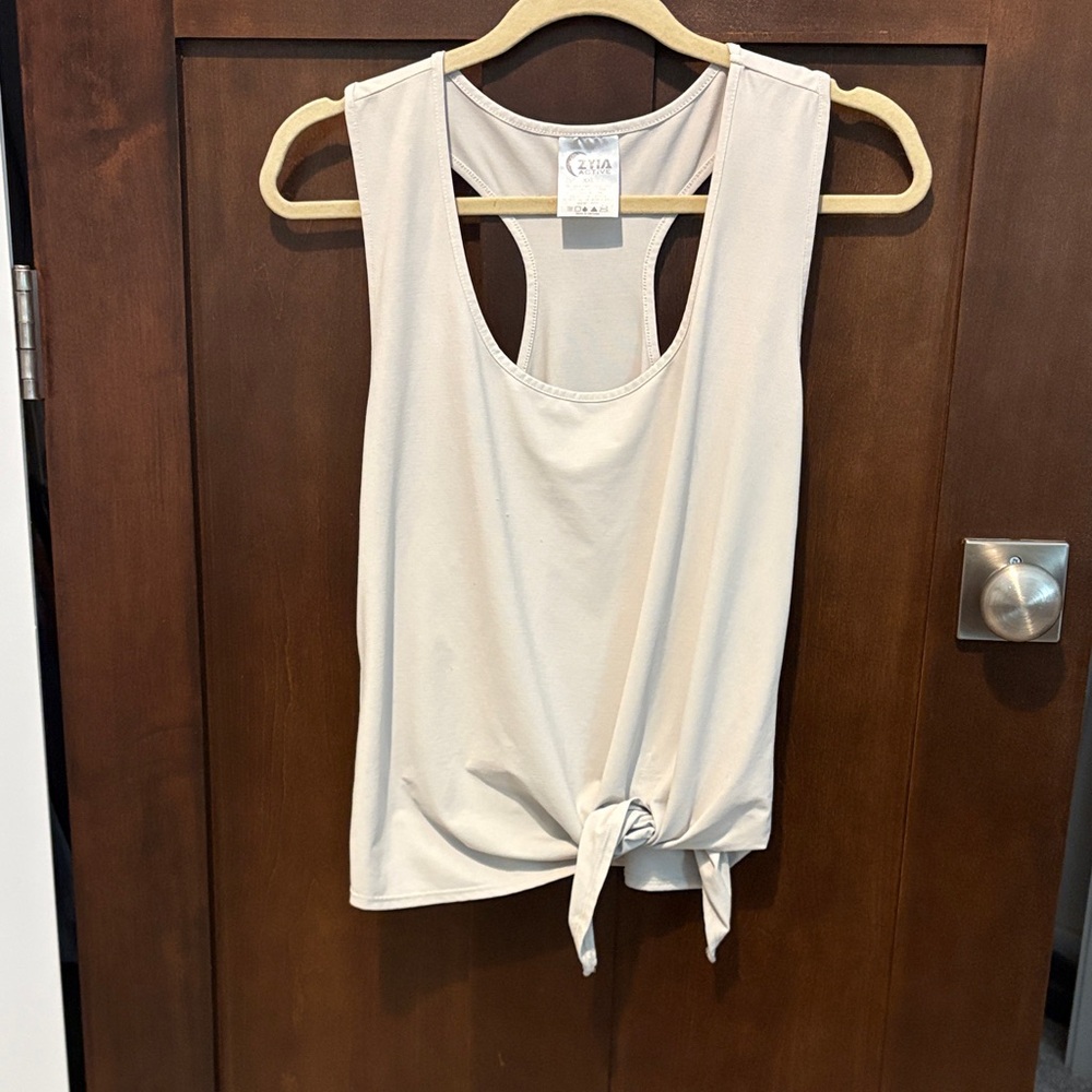 ZYIA active Women's Beige Tank Top